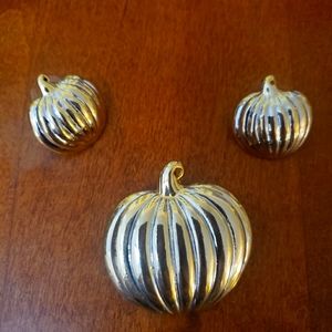 Pumpkin Broach 🎃 or Pendant with matching earrings 3/$15